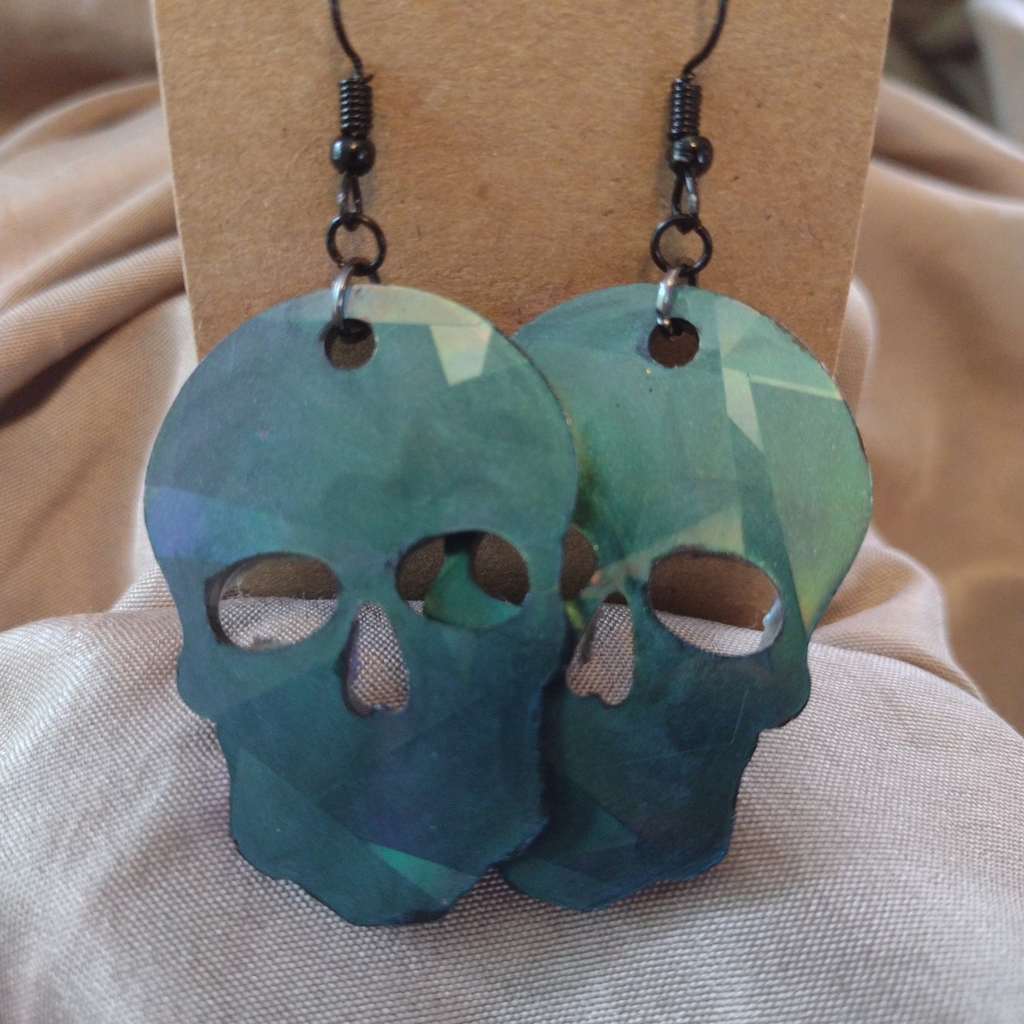 Holographic skulls dark chrome