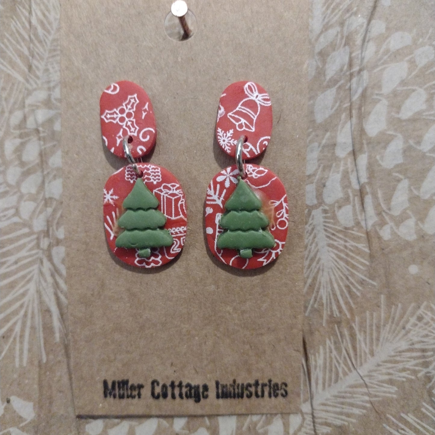 Red and green Christmas tree print