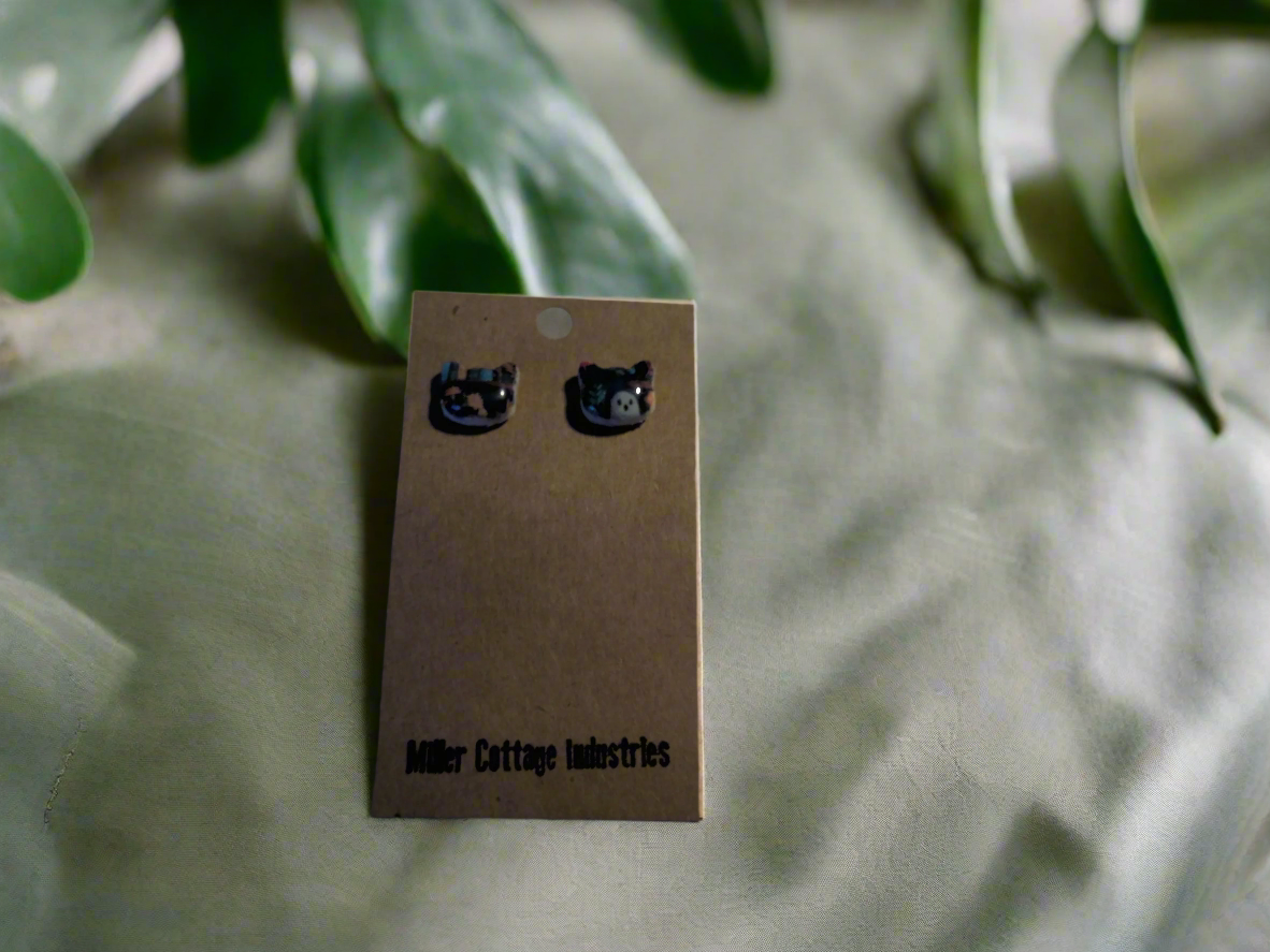 ghosty library cat head stud