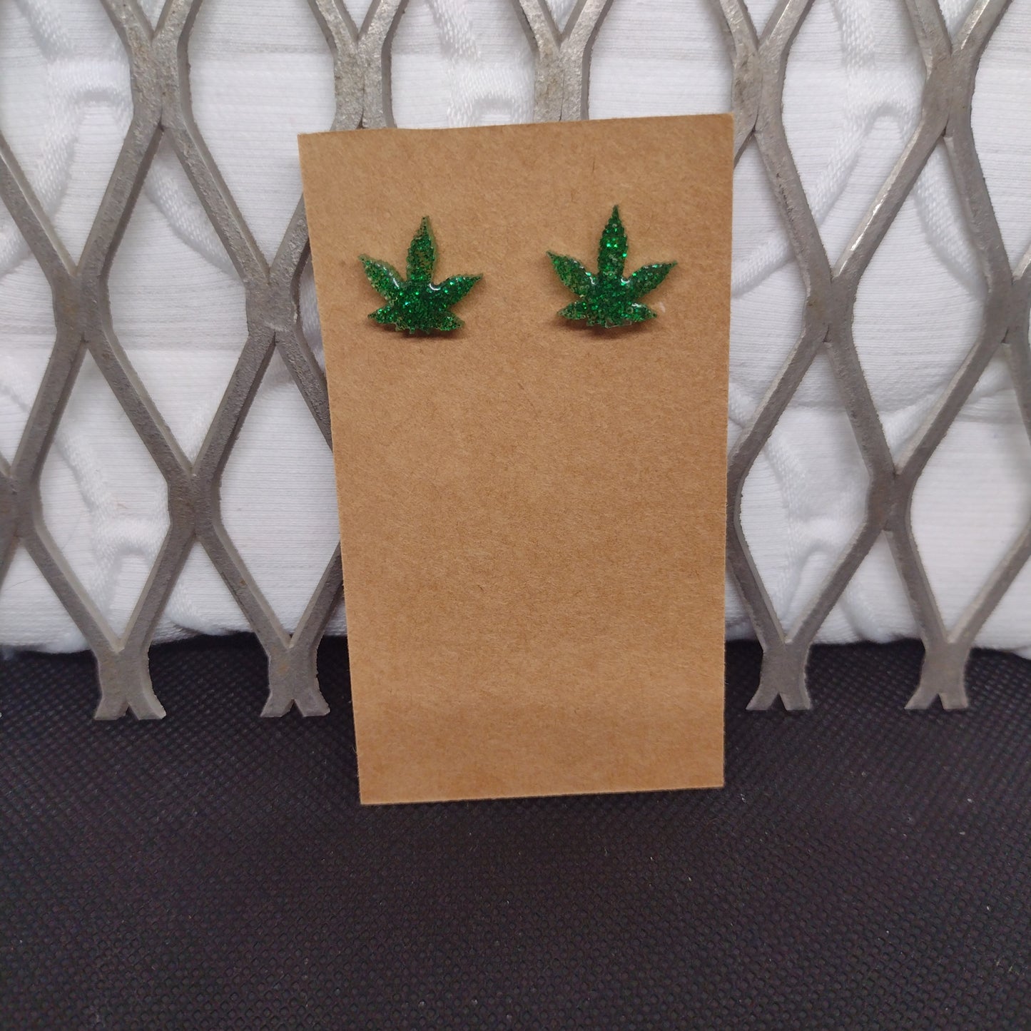 Green glitter pot leaf