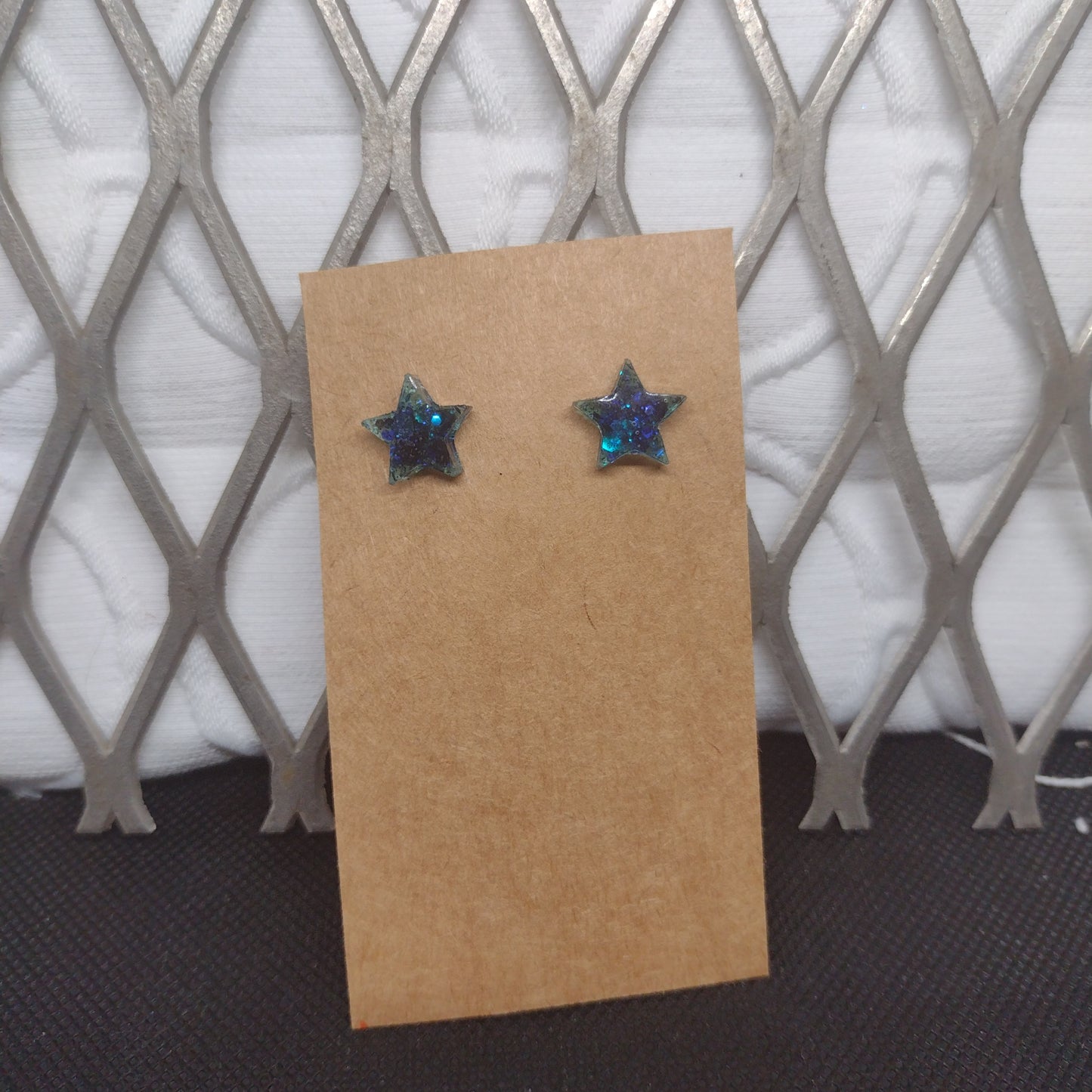 Medium blue sparkle stars