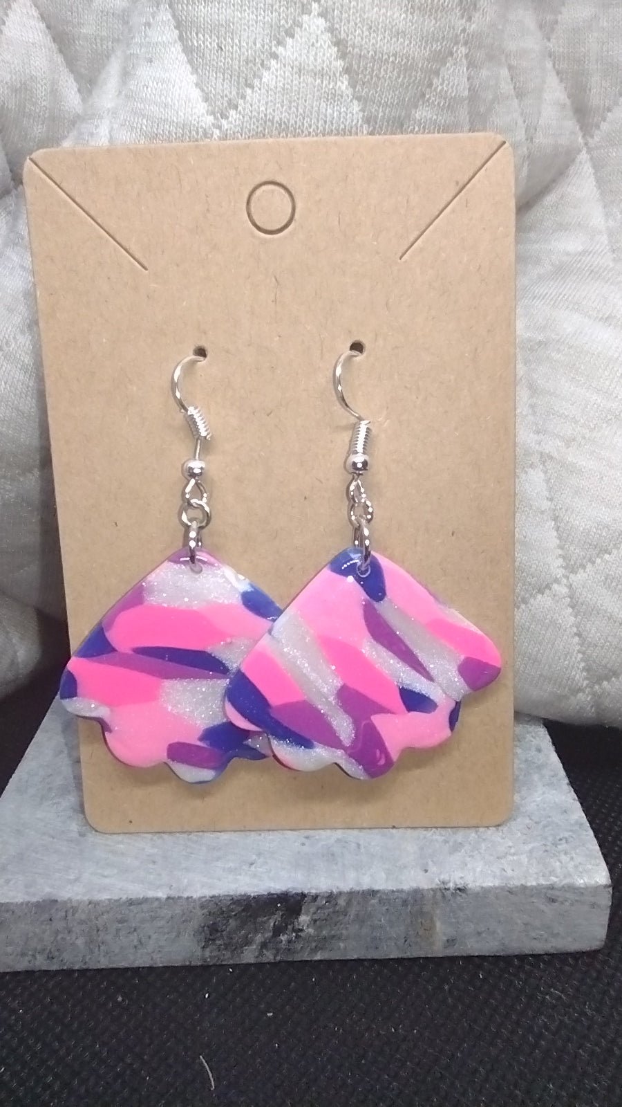 Pearly large fan dangles