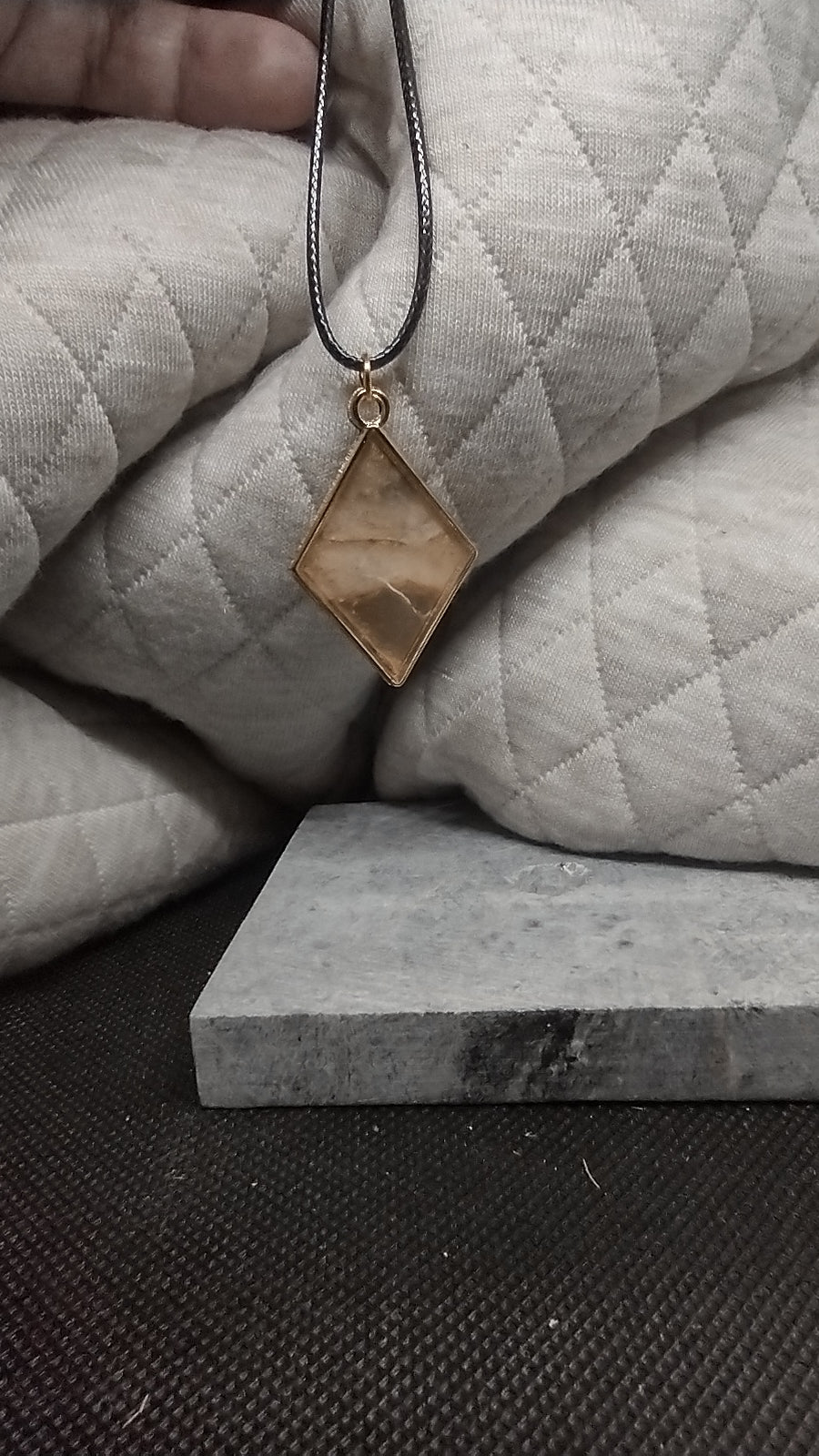 Brown, white and gold diamond pendant