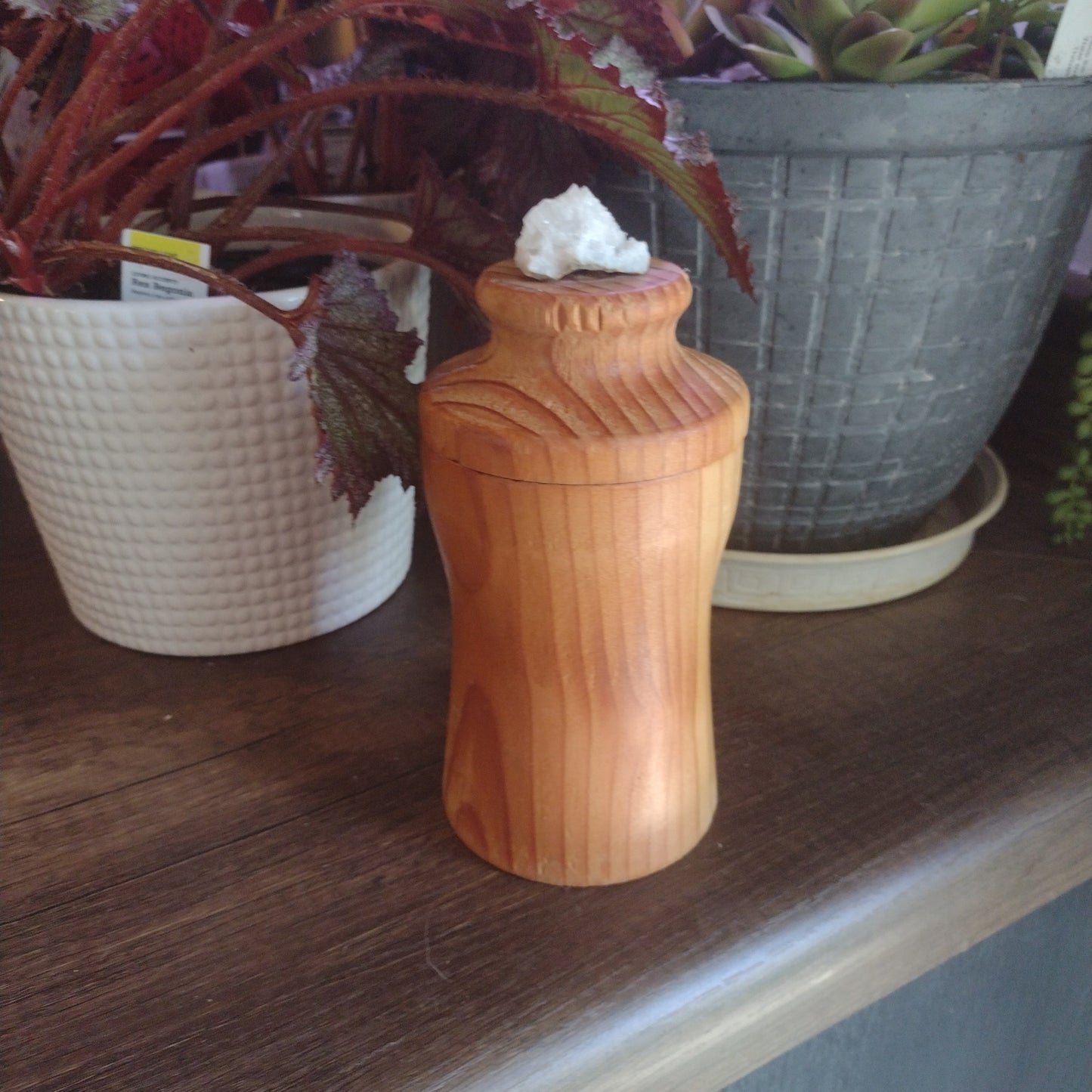 Apothecary jar with geode