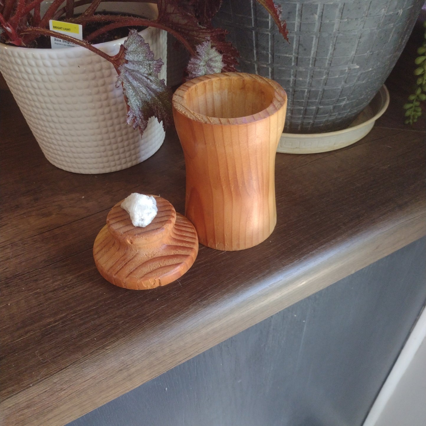 Apothecary jar with geode