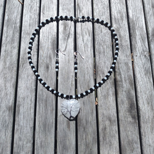 Black and white tree of life