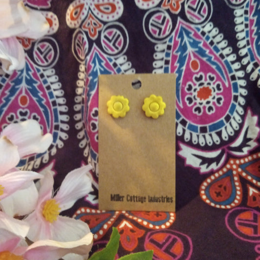 Yellow flower stud