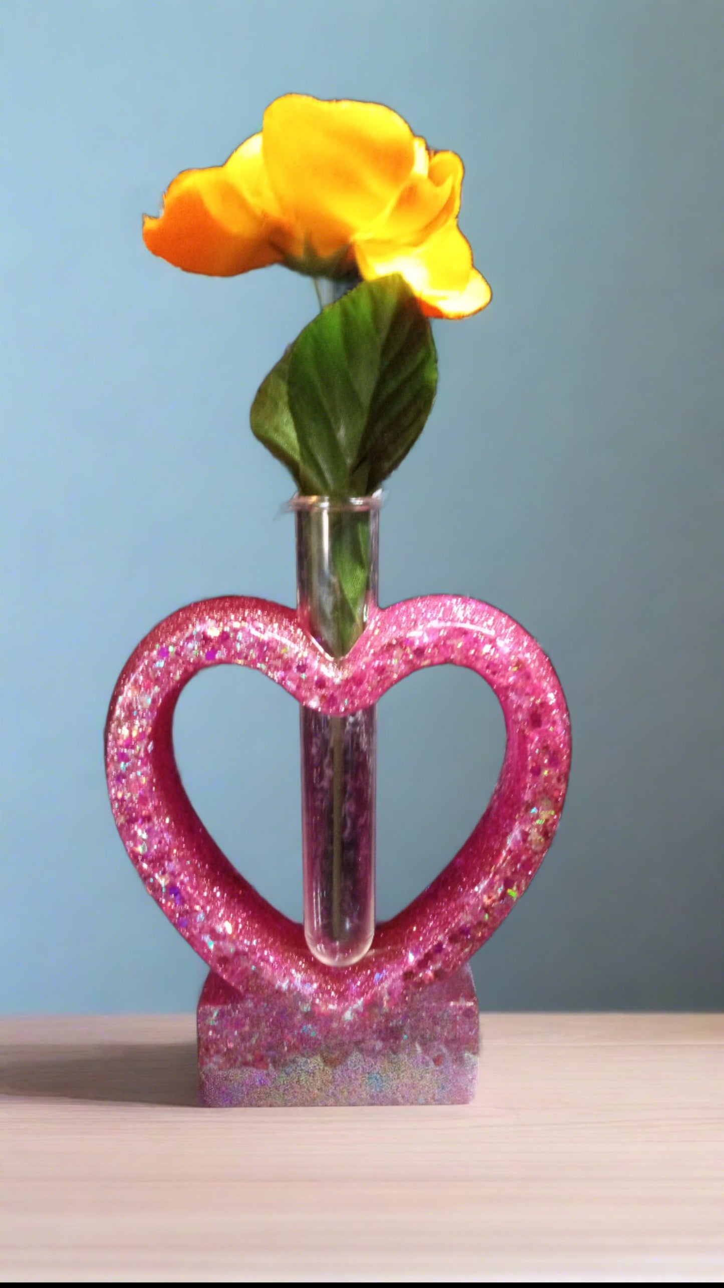 Heart bud vase pink light up