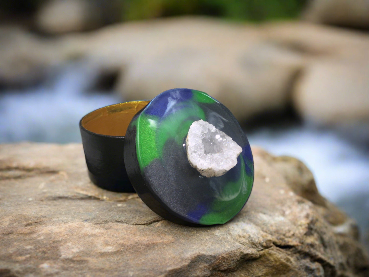 geode container green and blue 2