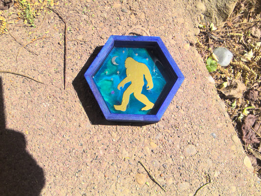 small hexagon bigfoot with moon