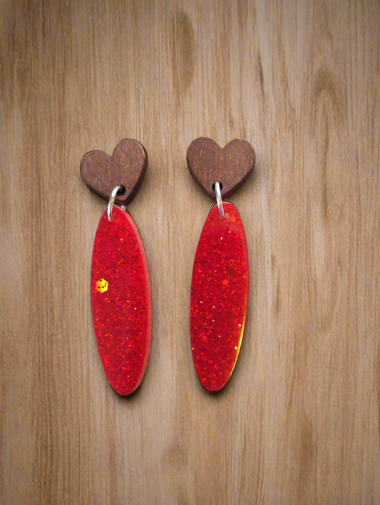 Red wood heart med oval
