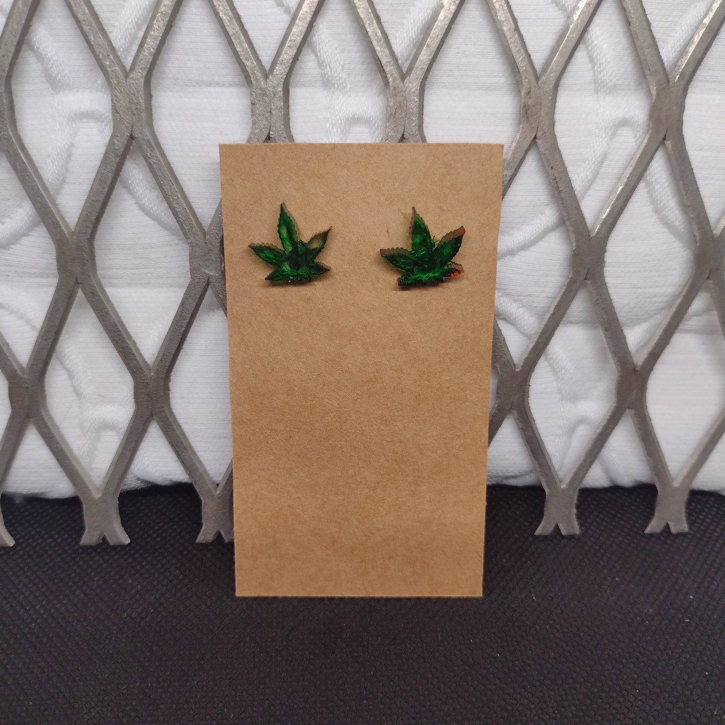 Green watercolor pot leaf