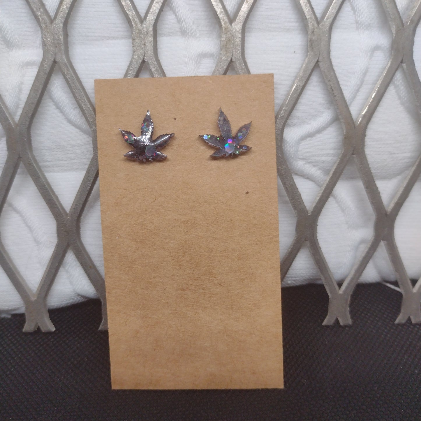 Black sparkle pot leaves