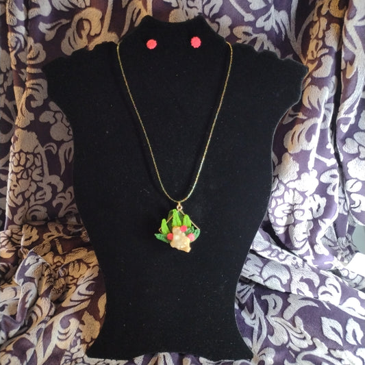 Geode pendant with gren seed bead neclacke. Stud earrings to match