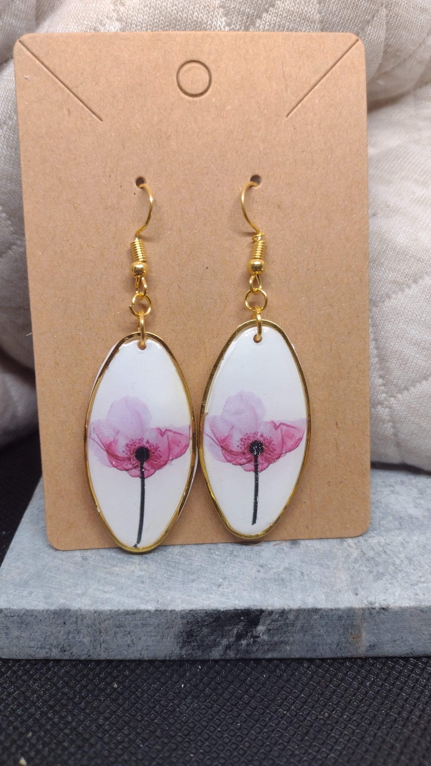 Watercolor floral pink poppies