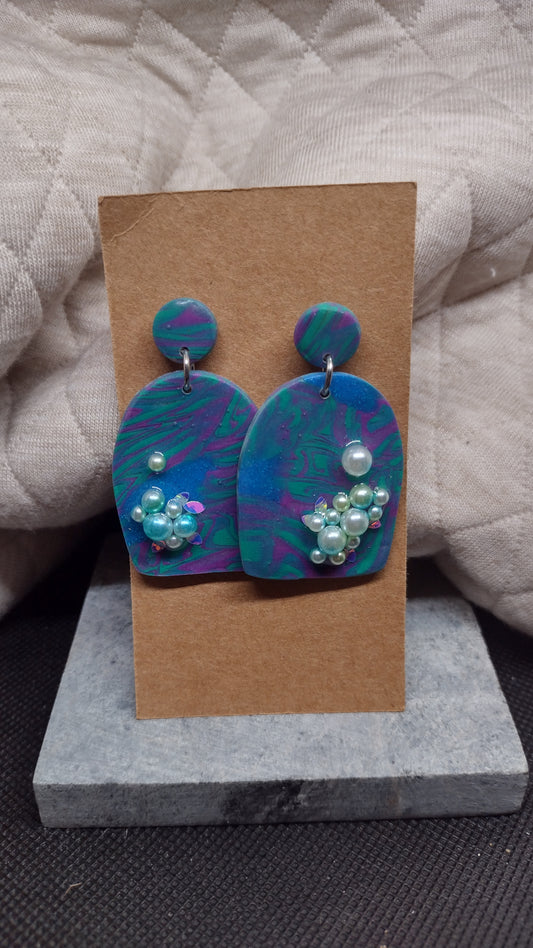 Large swirls with pearls