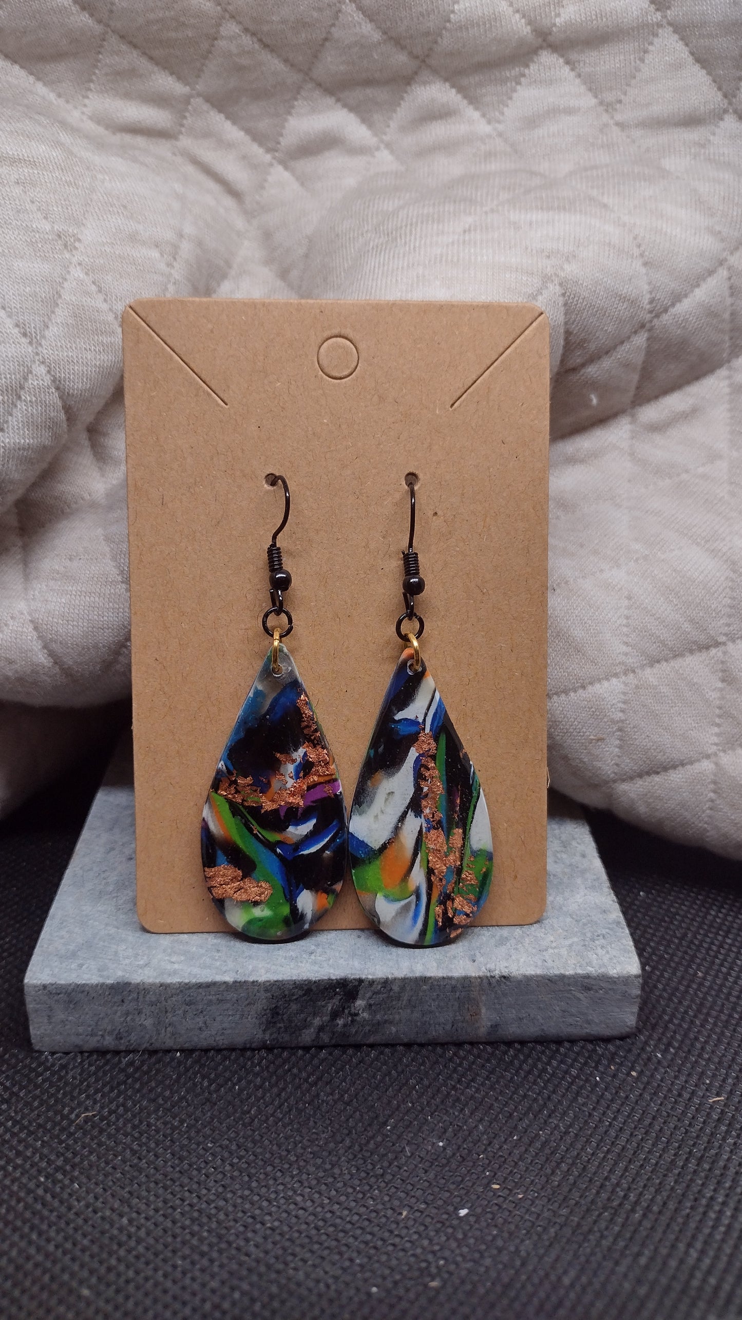 Psychedelic dangle